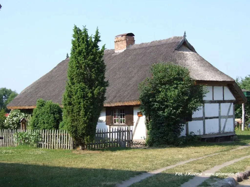 Łazienka z prysznicem w domku — ujęcie 3
